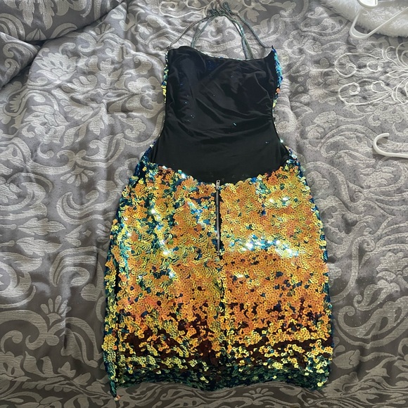 Dress - Picture 2 of 2